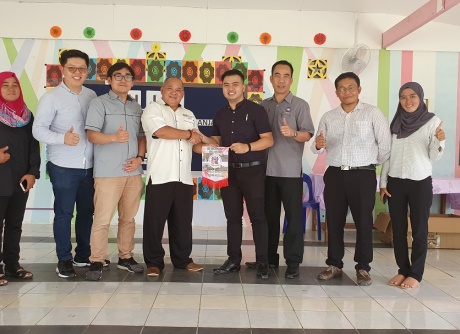 Sponsorship of School Bags to SK Selanjan