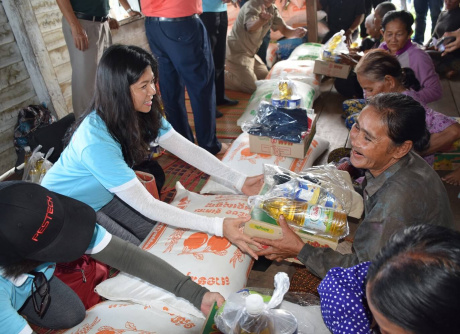 Charity Giveaway @ Cambodia