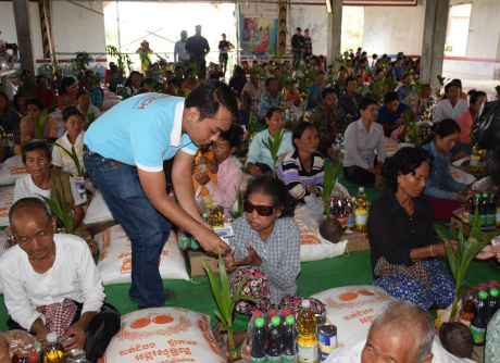 Charity Giveaway @ Cambodia