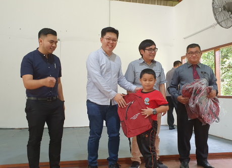 Sponsorship of School Bags_SJK(C) Chung Hua Bangkong