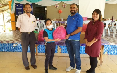 Sponsorship of School Equipment to SK Sg. Setiam, Bintulu